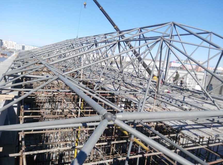 北辰商贸城屋顶网架工程